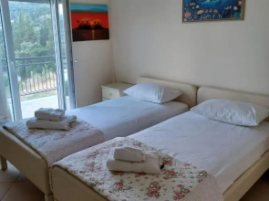 Nikiana's View, 3 Bedroom Luxury Apartment