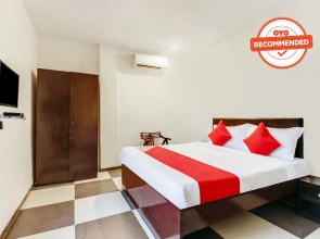 OYO 79904 Flagship Hotel Orient Classic