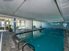 0412 Waters Edge Resort 3 Bedroom Condo by RedAwning