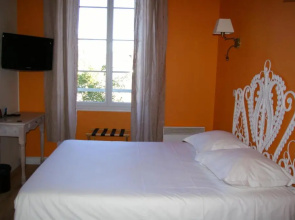 Queen Serenity Hotel
