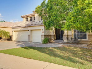 3 Mi to Granite Reef: Spacious Retreat w/ Pool