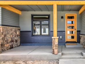 Modern Bozeman Family Townhome w/ Hot Tub!