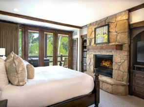 Two Bedroom Junior Suite 2 Apartment Hotel by RedAwning