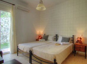 Spacious Villa in Arkadi with Swimming Pool near Sea