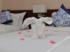 Golden Life Holiday Hotel
