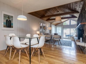 Grandview Beach House an Incredible Beach Waterfront is Waiting for You!