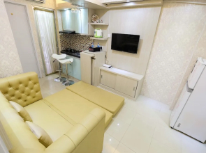 Pool View Bassura City Apartment