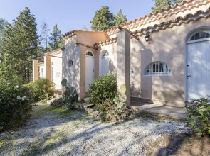 Villa in Frejus With Private Pool & Beach Nearby