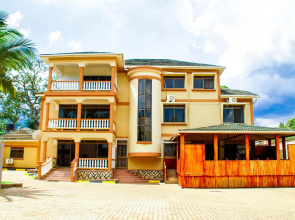 Alfa Hotel Munyonyo