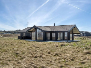 "Tjarko" - 150m from the sea in NW Jutland