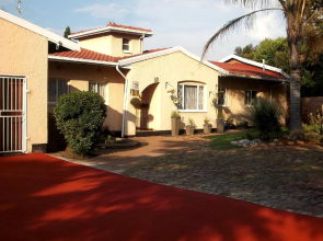 Linga Longa Guest House