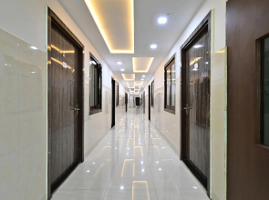 OYO 60218 Hotel Raj Inn