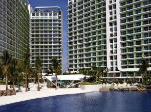 Azure Urban Resort Residences Maui 1815 pool view