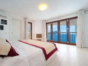 Korsan Kuzey-stunning 5bed Private Beach Platform