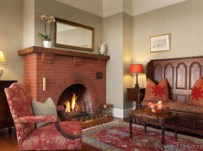 Cheshire Cat Inn & Cottages