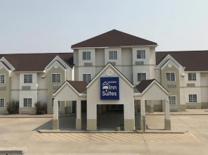 Chadron Inn & Suites