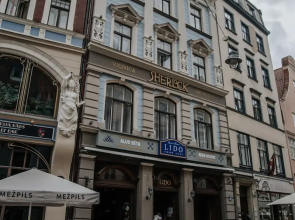 Sherlock Art Hotel