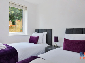2 bed apt, en suite, Balcony, Wifi, 2 x parking