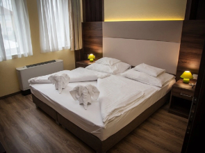 Hotel Jade - Ezüsthíd Hotel