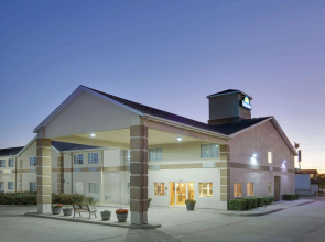 Days Inn by Wyndham Mesquite Rodeo TX