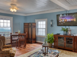 RiverView Inn