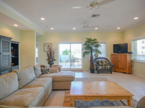 DP102 - Penthouse Style Condo - Villas at Dune Point by RedAwning