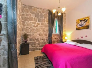 Old Town Twins Apartments