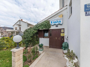 Nice Apartment in Kastel Stafilic With 1 Bedrooms and Wifi