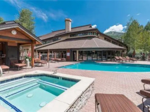 1302 Trappeur's Lodge, Trappeur's Crossing