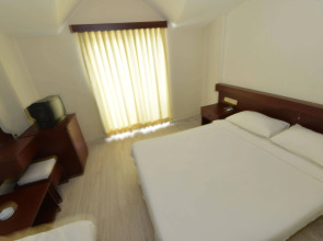 Kaftans City Hotel by RRH&R