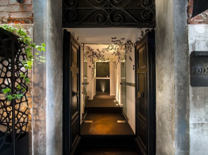 Charming House DD724