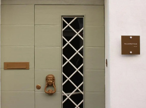 The painted house, nei vicoli di Sirolo