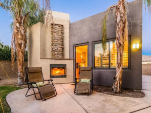 Whispering Palms by AvantStay | WALK TO COACHELLA | Pool & Hot Tub | Sleeps 16!