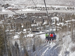 Westhaven 3 Bedroom Luxury Condo in Cascade Village, Steps to Chair Lift