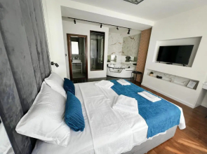 9 Nine - Luxury Apartments & Suites