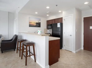 Luau I 7009/7011 - flr10 - 2BR 2.5BA - (8)