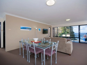 Paradiso, Unit 1/1 Laman Street