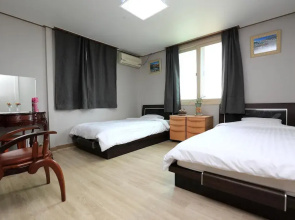 Jeju Ophirhouse Pension