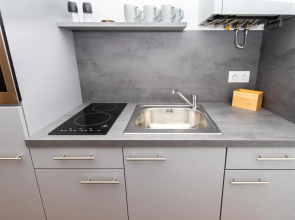 Radiant Premium Apartments - Central