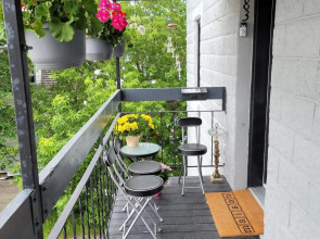 Vibrant apartment in the heart of the town