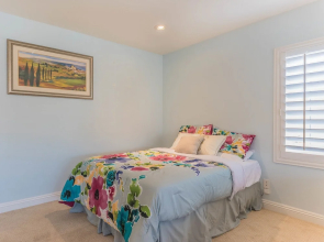 Luxurious 4BR 9min to LV Strip Sleeps 16