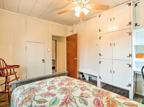 Pet-friendly Branford Apt - 10 Min Walk to Beach!