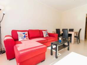 15min walk to Cabanas center, Pool, Wifi, Bbq and air-conditioning