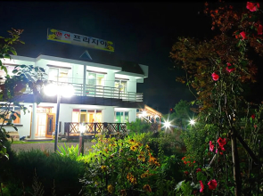 Yangyang Freesia Pension