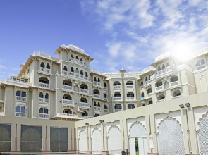 LUX The Grandeur Palm Garden View Suite
