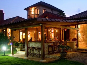 Family Oriented - Private Beach & Horse Stables - Ocean, Pool, & Hot Tub