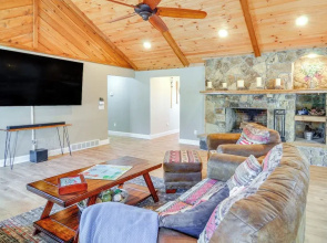 River-view Somerset Home: Large Deck, Fire Pit!