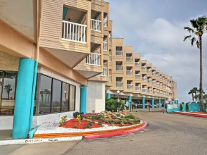 Balcony w/ Ocean View! North Beach 2nd-floor Condo