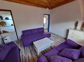 Tenerife apartment 100m2 CASA DE DON QUIJOTE with a terrace of 100m2 with a view of the ocean and Teide volcano and a garden of 600m2