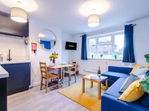 NEW Spacious Apartment Ideal for Business Work